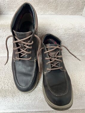 Clarks Men's Dark Brown Leather Chukka Boots w/ Tan Laces 10.5 Utility Workwear